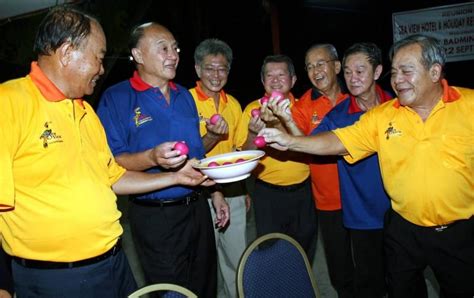 ng boon bee|Nation mourns the passing of badminton great Ng Boon Bee.